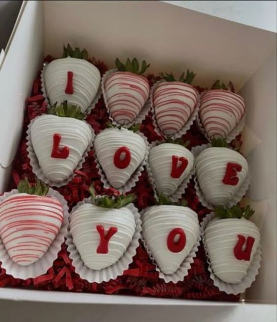 Chocolate Covered Strawberries (12)